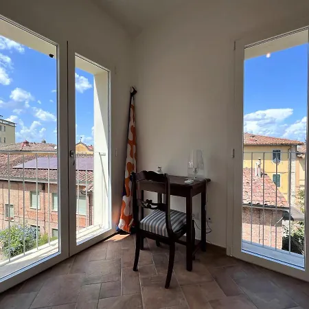 Castellini-private Parking