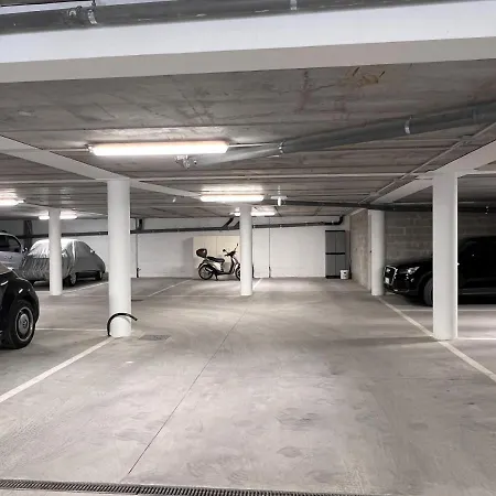 Castellini-private Parking * Сиена