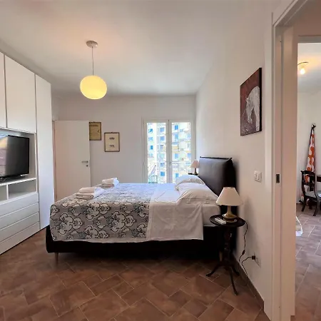 Castellini-private Parking