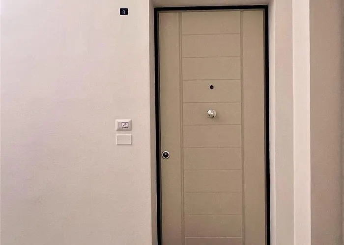 Castellini-private Parking *