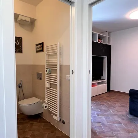 Castellini-private Parking Apartament Siena