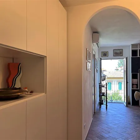 Castellini-private Parking Apartamento