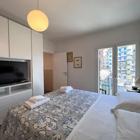 Castellini-private Parking Apartament Siena