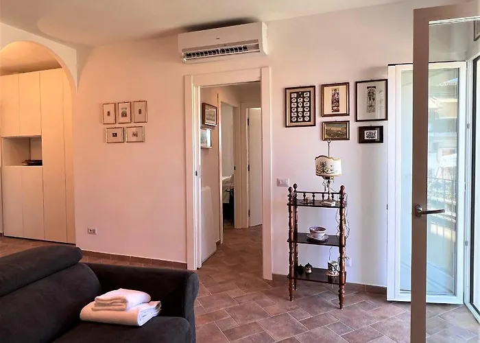 Castellini-private Parking Apartment