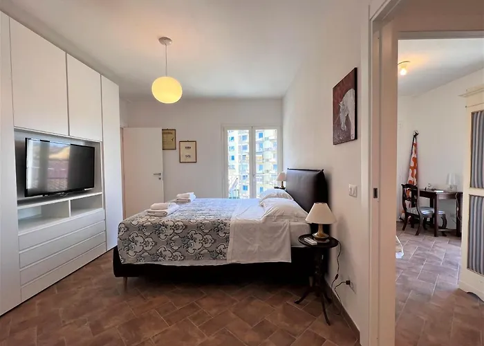 Castellini-private Parking